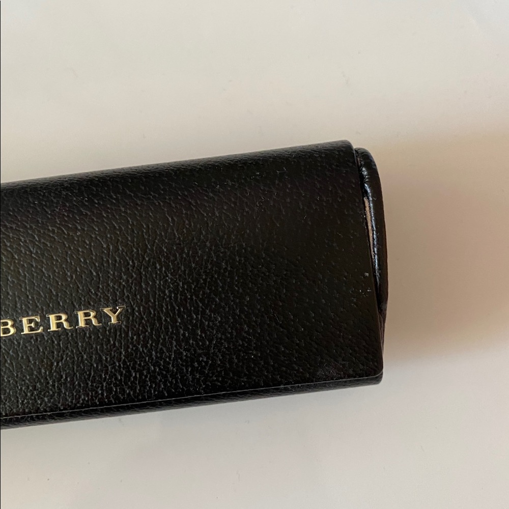 Burberry glasses and case - Picture 3 of 6